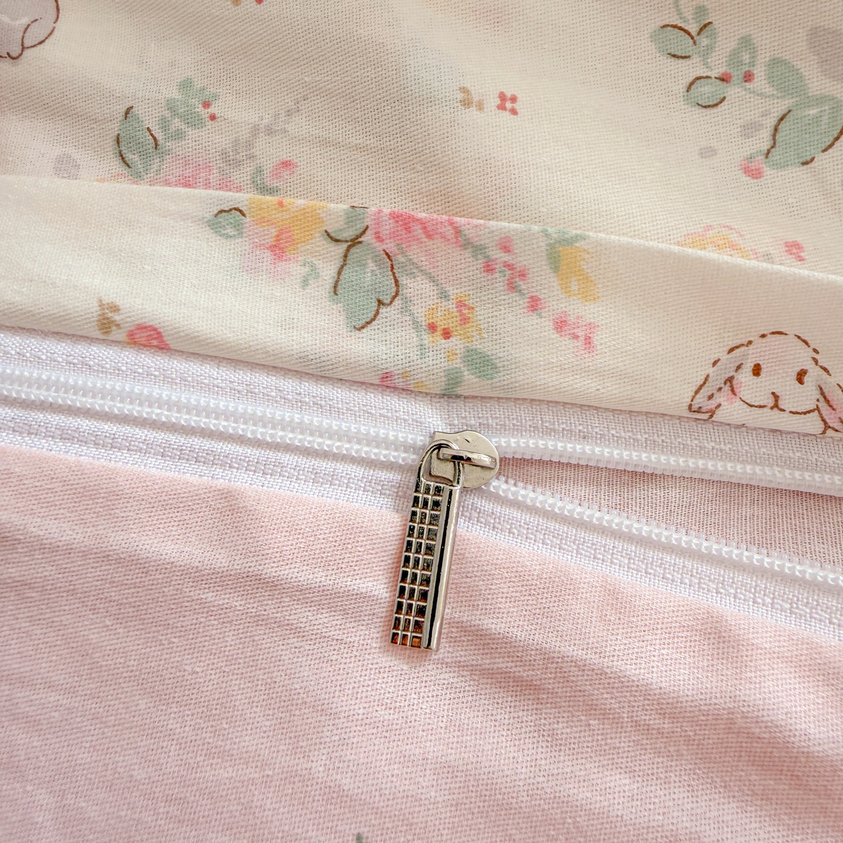 91家纺网 家纺一手货源 找家纺 呗旺鹿 2026新款全棉40支12868花草系列四件套 花园兔