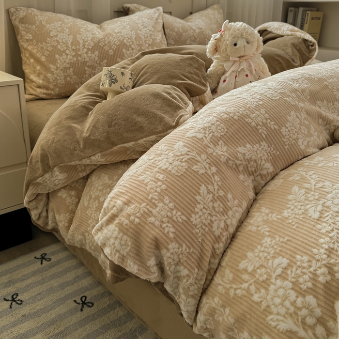 91家纺网 家纺一手货源 找家纺 （总）欣宜家纺 2025新款雕花绒牛奶绒四件套