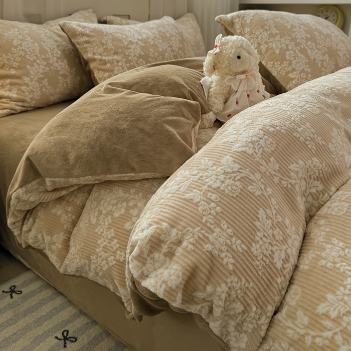 91家纺网 家纺一手货源 找家纺 （总）欣宜家纺 2025新款雕花绒牛奶绒四件套