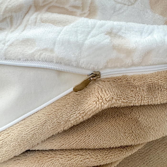 91家纺网 家纺一手货源 找家纺 欣宜家纺 2025新款雕花绒牛奶绒四件套 玫瑰花舞-咖