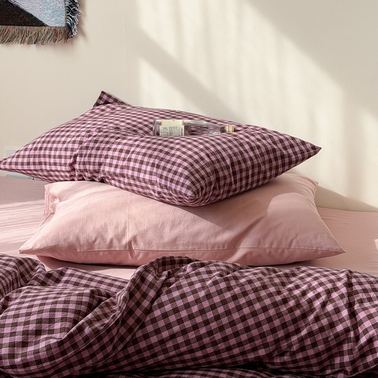 91家纺网 家纺一手货源 找家纺 例外 2026春夏新款全棉纯棉色织水洗棉四件套-布拉格（套件会员 -10） 布拉格-树莓