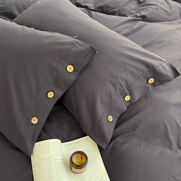 91家纺网 家纺一手货源 找家纺 yyds网供 2026新款A类仿汉麻棉麻纽扣款四件套复古水洗棉无印风三件套酒店民宿 纽扣银幽灰