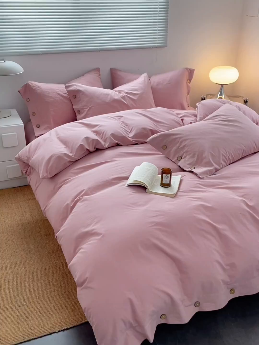 91家纺网 家纺一手货源 找家纺 yyds网供 2026新款A类仿汉麻棉麻纽扣款四件套复古水洗棉无印风三件套酒店民宿 纽扣樱岚粉