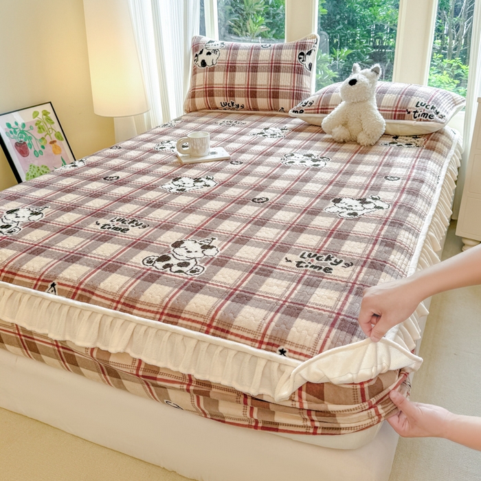 91家纺网 家纺一手货源 找家纺 欣宜家纺 2025秋冬新款韩版牛奶绒床笠法式花边床罩床垫保护套 乐奇