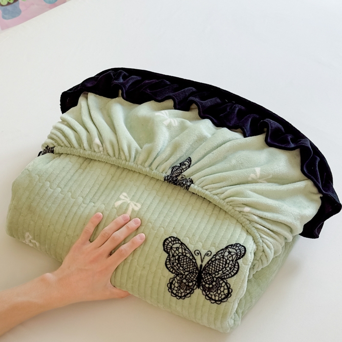 91家纺网 家纺一手货源 找家纺 欣宜家纺 2025秋冬新款韩版牛奶绒床笠法式花边床罩床垫保护套 蕾丝蝴蝶