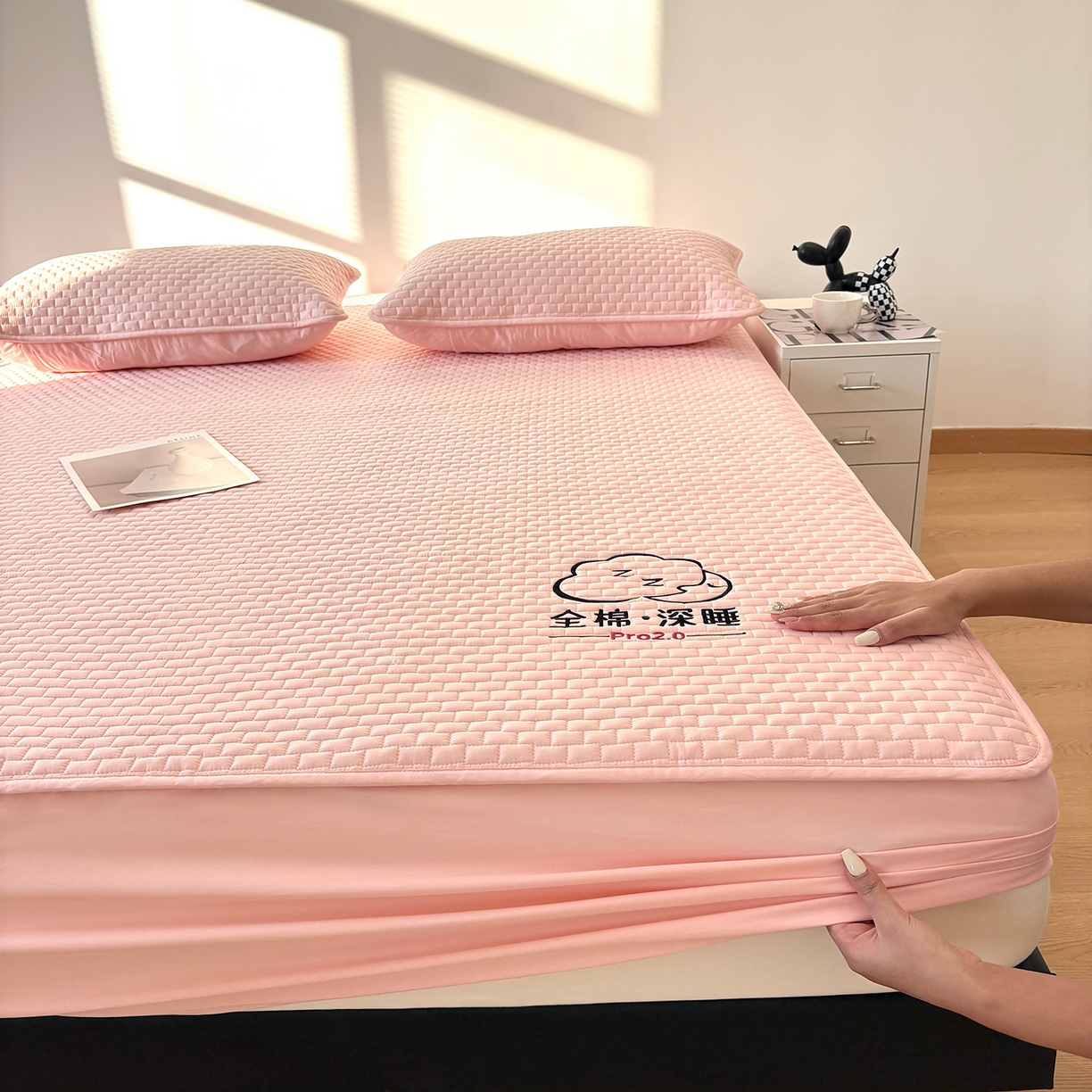 91家纺网 家纺一手货源 找家纺 居眠 2026新款莱尔-全棉深睡夹棉床笠 莱尔-粉