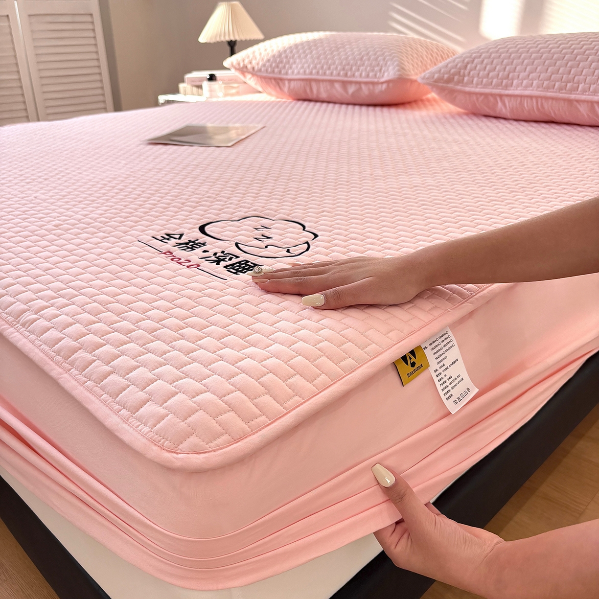 91家纺网 家纺一手货源 找家纺 居眠 2026新款莱尔-全棉深睡夹棉床笠 莱尔-粉