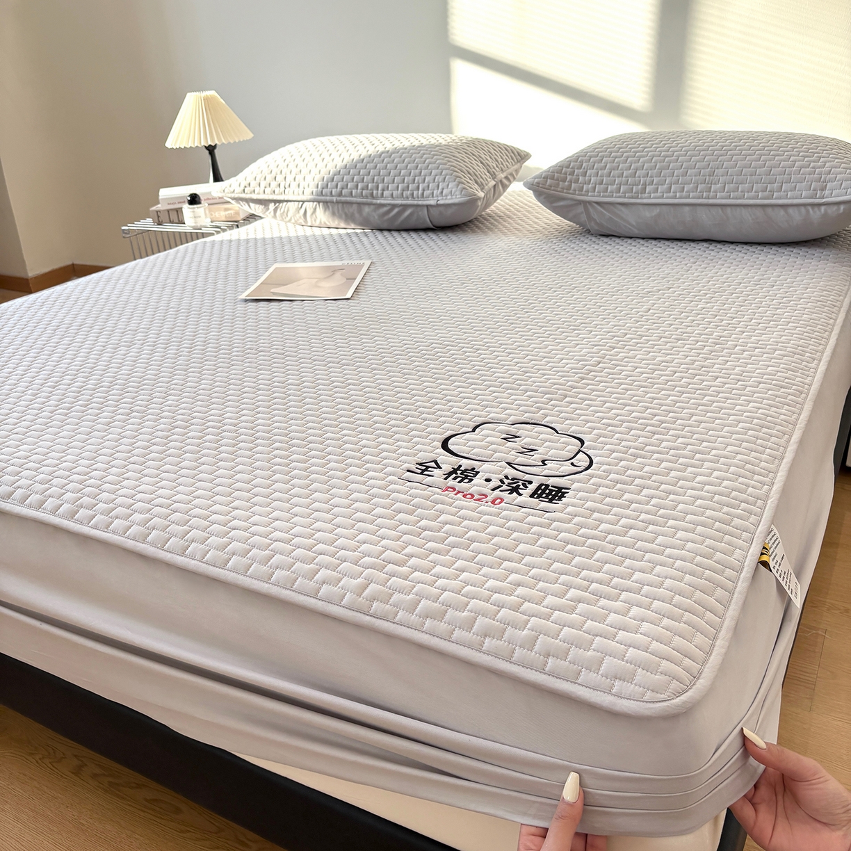 91家纺网 家纺一手货源 找家纺 居眠 2026新款莱尔-全棉深睡夹棉床笠 莱尔-灰