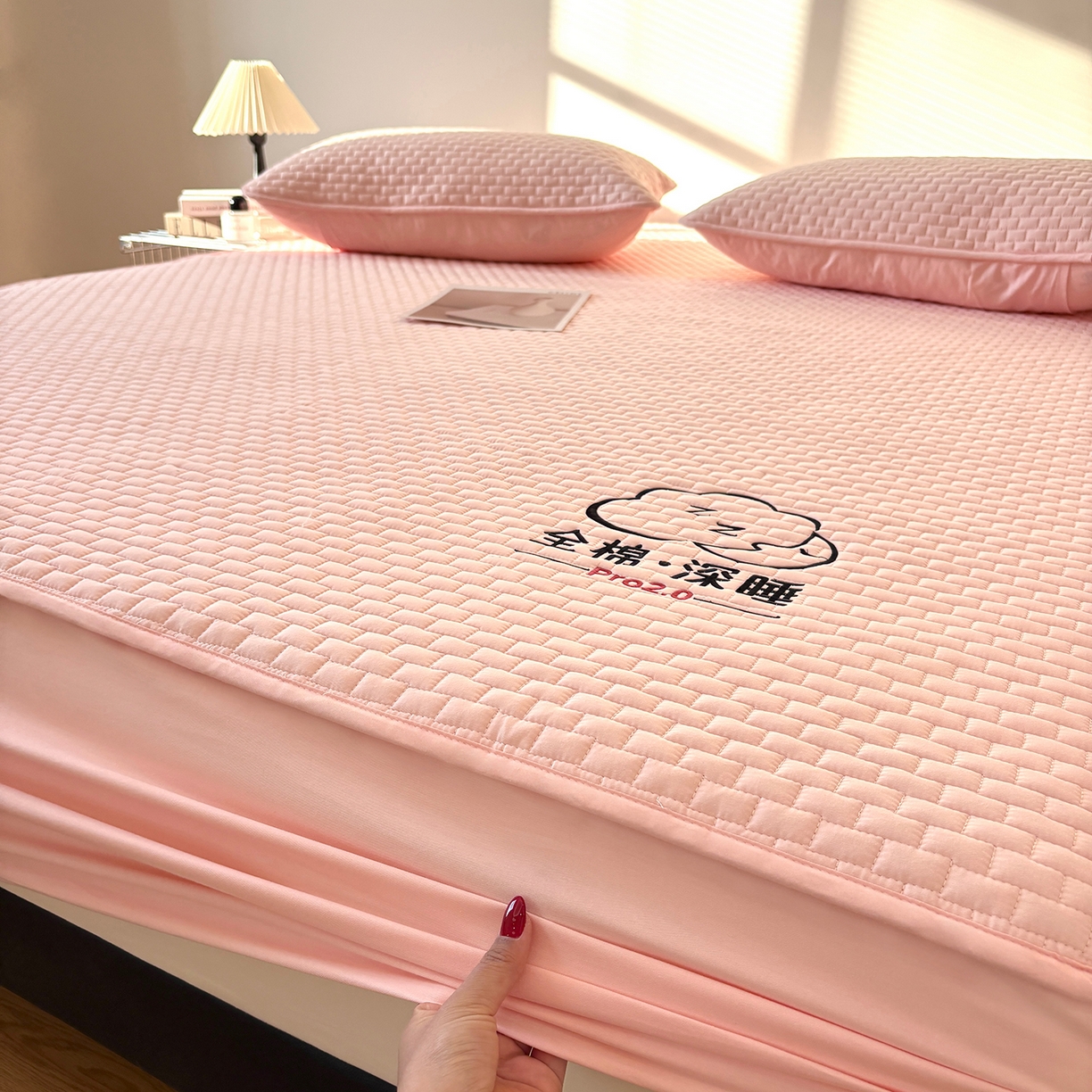 91家纺网 家纺一手货源 找家纺 居眠 2026新款莱尔-全棉深睡夹棉床笠 莱尔-粉