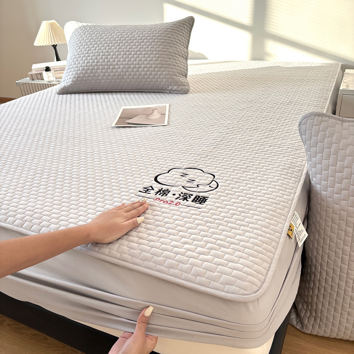 91家纺网 家纺一手货源 找家纺 居眠 2026新款莱尔-全棉深睡夹棉床笠 莱尔-灰