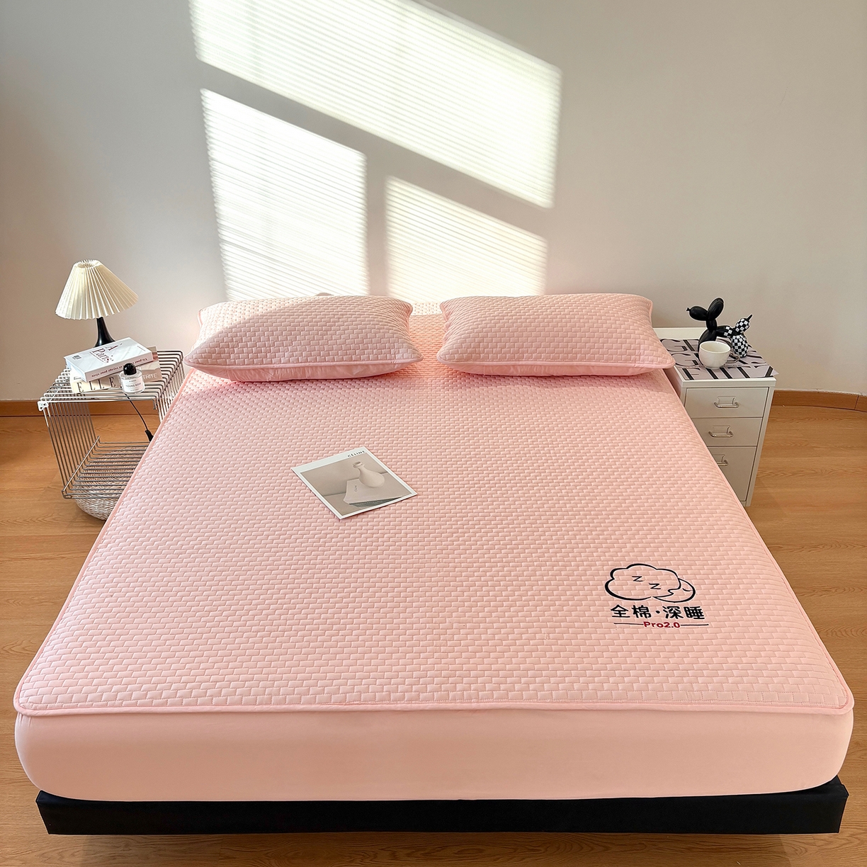 91家纺网 家纺一手货源 找家纺 居眠 2026新款莱尔-全棉深睡夹棉床笠 莱尔-粉