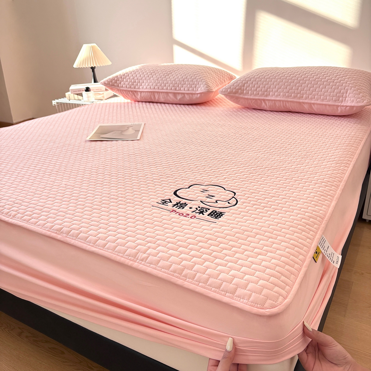 91家纺网 家纺一手货源 找家纺 居眠 2026新款莱尔-全棉深睡夹棉床笠 莱尔-粉