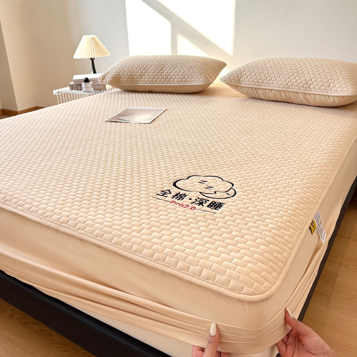 91家纺网 家纺一手货源 找家纺 居眠 2026新款莱尔-全棉深睡夹棉床笠 莱尔-卡