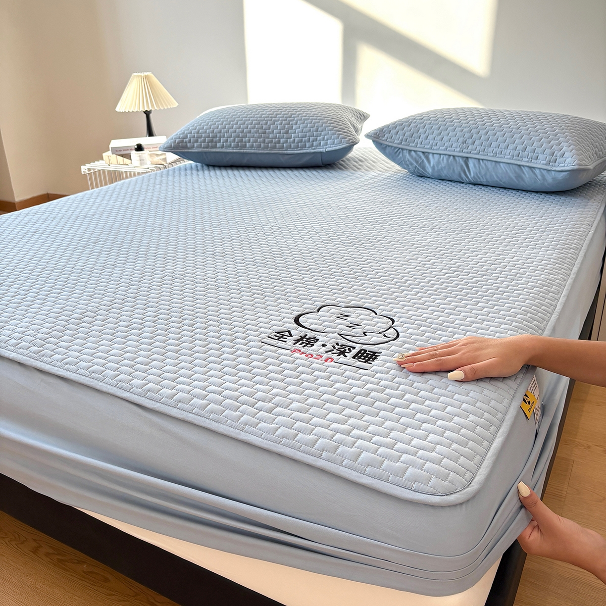 91家纺网 家纺一手货源 找家纺 居眠 2026新款莱尔-全棉深睡夹棉床笠 莱尔-蓝