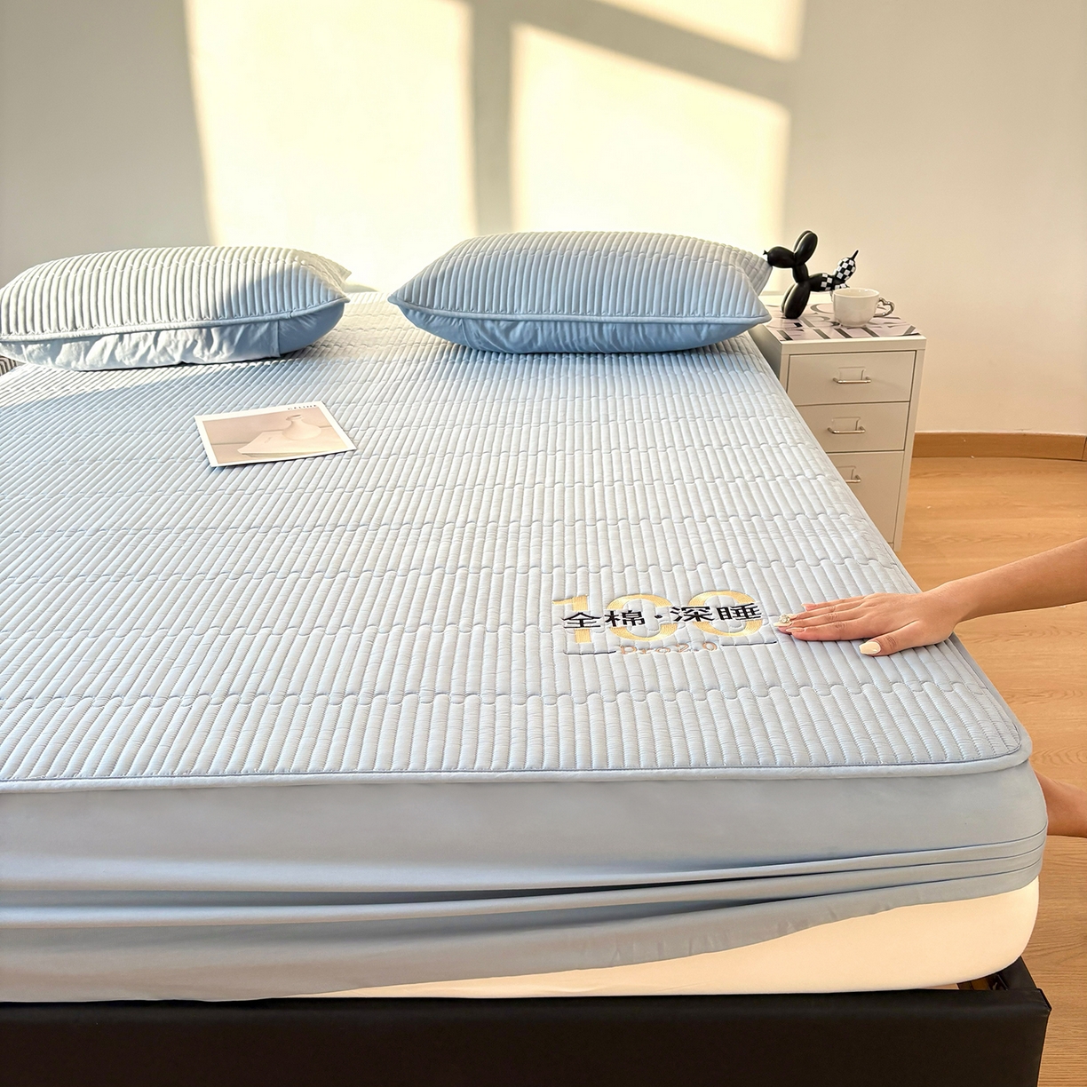 91家纺网 家纺一手货源 找家纺 居眠 2026新款卡米-100全棉深睡夹棉床笠 卡米-蓝