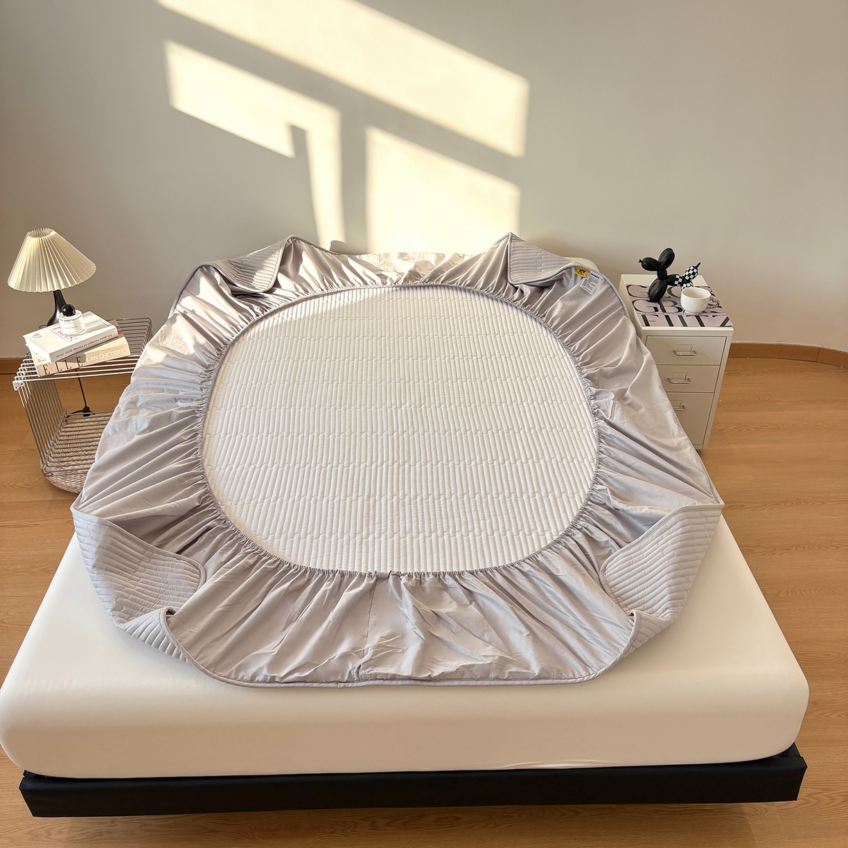 91家纺网 家纺一手货源 找家纺 居眠 2026新款卡米-100全棉深睡夹棉床笠 卡米-灰