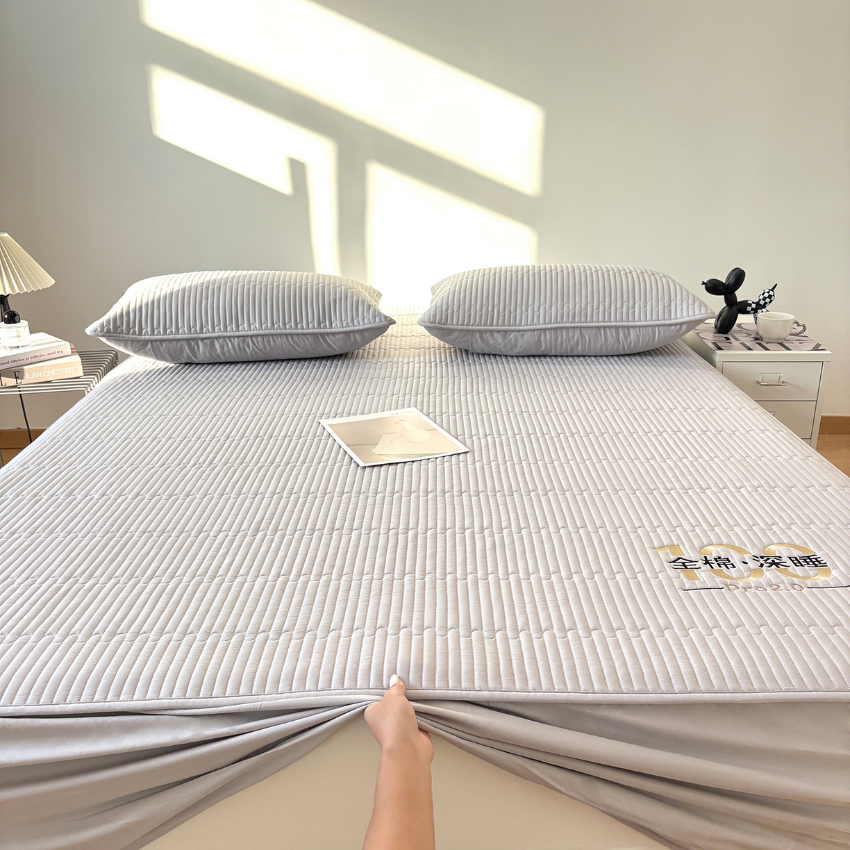 91家纺网 家纺一手货源 找家纺 居眠 2026新款卡米-100全棉深睡夹棉床笠 卡米-灰