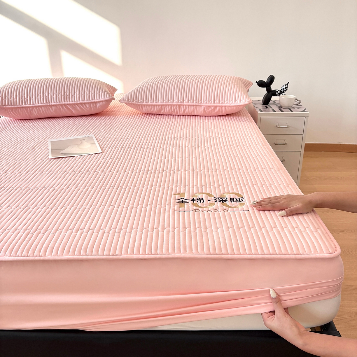 91家纺网 家纺一手货源 找家纺 居眠 2026新款卡米-100全棉深睡夹棉床笠 卡米-粉