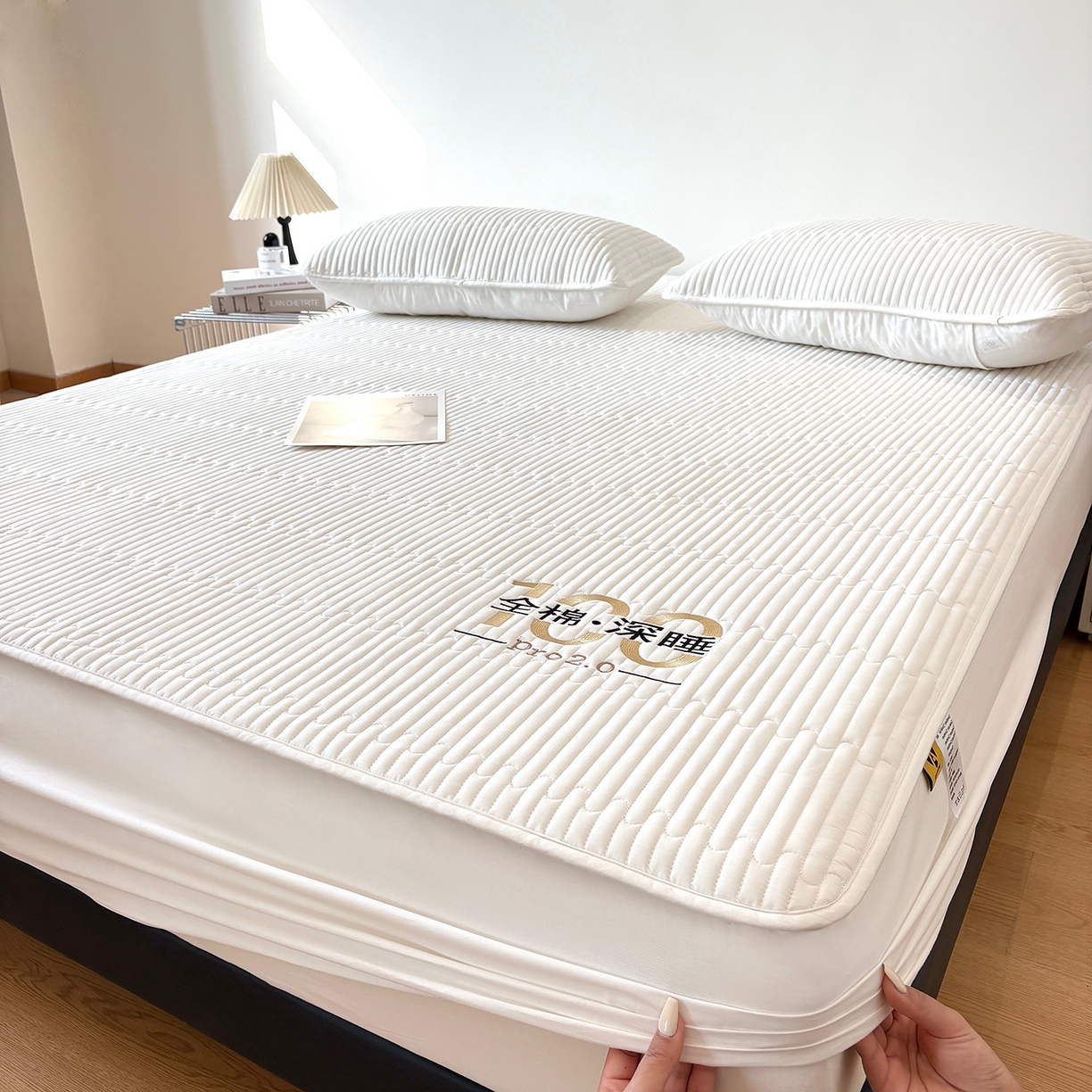 91家纺网 家纺一手货源 找家纺 居眠 2026新款卡米-100全棉深睡夹棉床笠 卡米-白