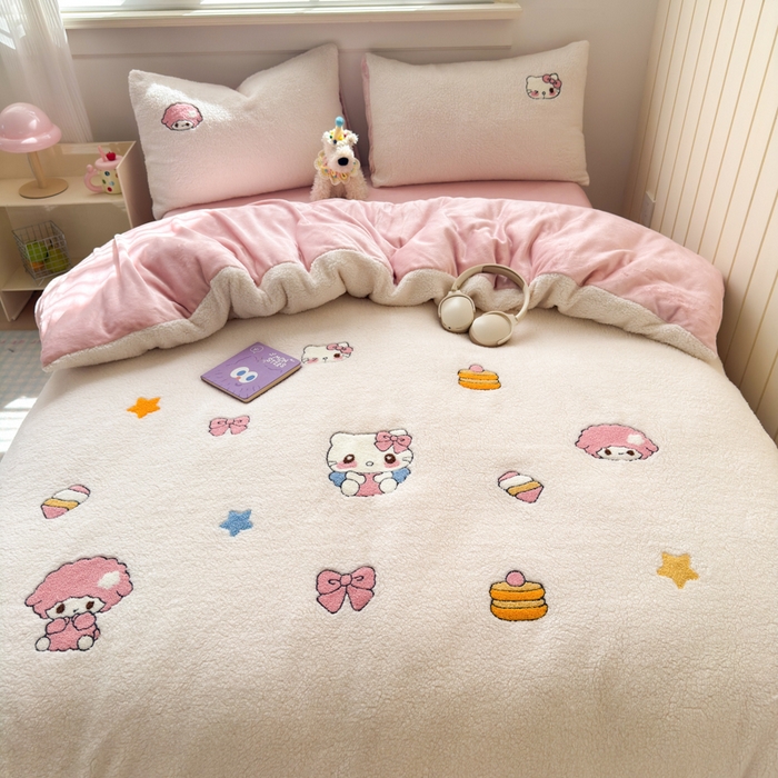 91家纺网 家纺一手货源 找家纺 欣宜家纺 2025新款ins风200克羊羔绒毛巾绣牛奶绒四件套加厚保暖床单被套宿舍三件套 萌宠猫