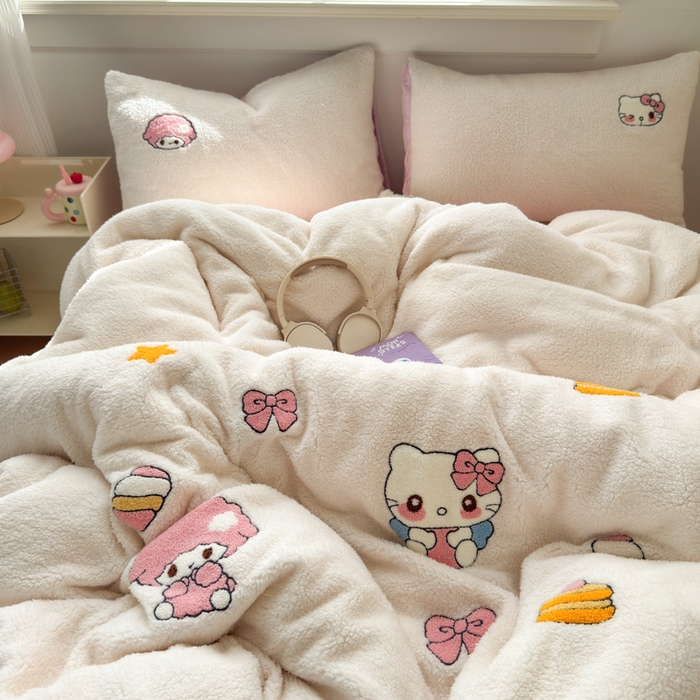 91家纺网 家纺一手货源 找家纺 欣宜家纺 2025新款ins风200克羊羔绒毛巾绣牛奶绒四件套加厚保暖床单被套宿舍三件套 萌宠猫