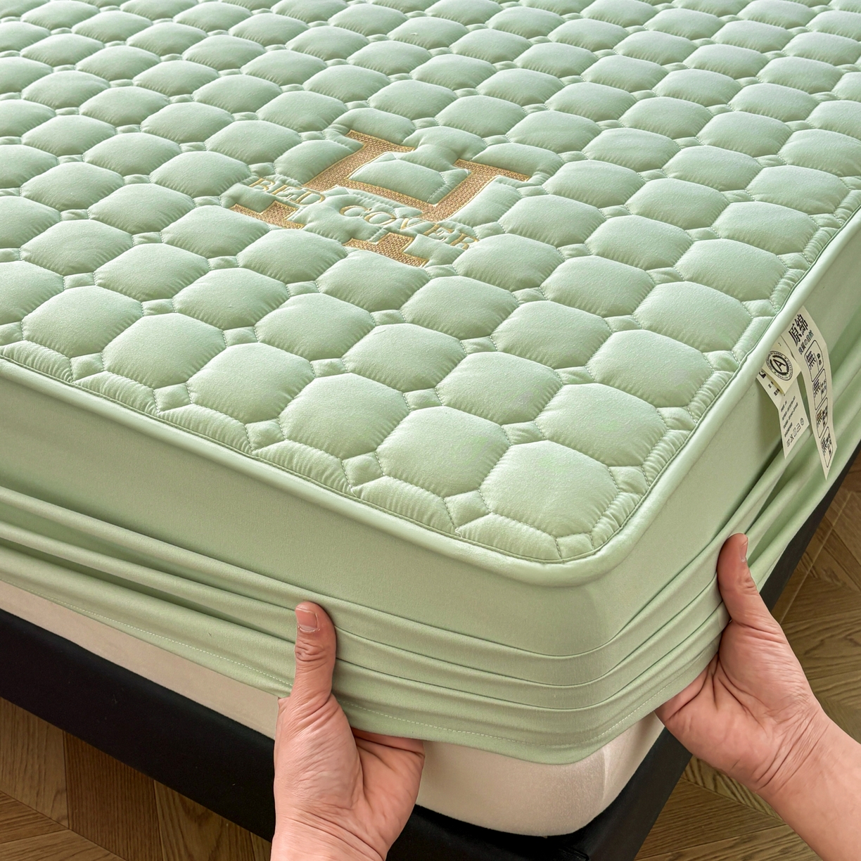 91家纺网 家纺一手货源 找家纺 居眠 2026新款H款刺绣夹棉床笠 绿色