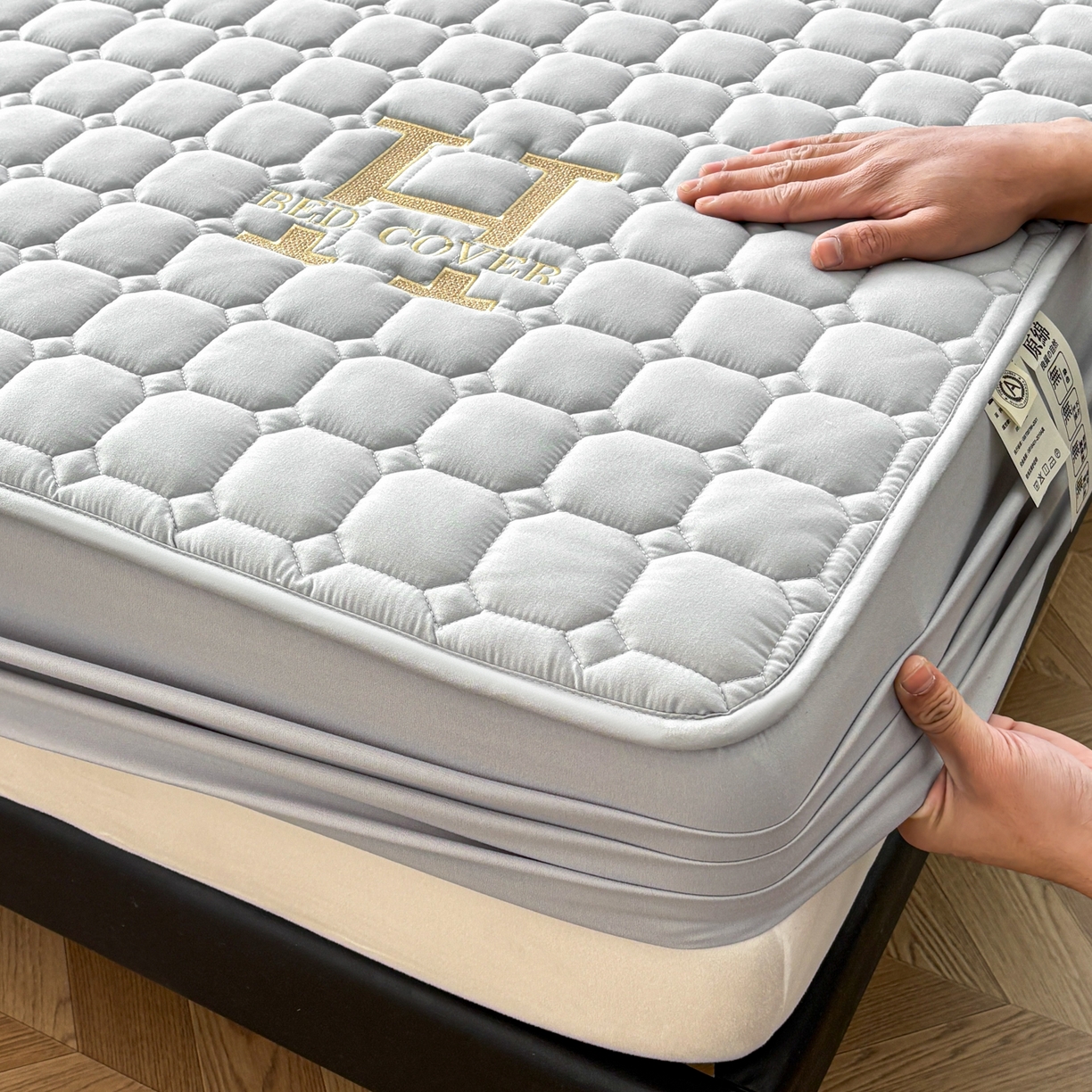 91家纺网 家纺一手货源 找家纺 居眠 2026新款H款刺绣夹棉床笠 浅灰