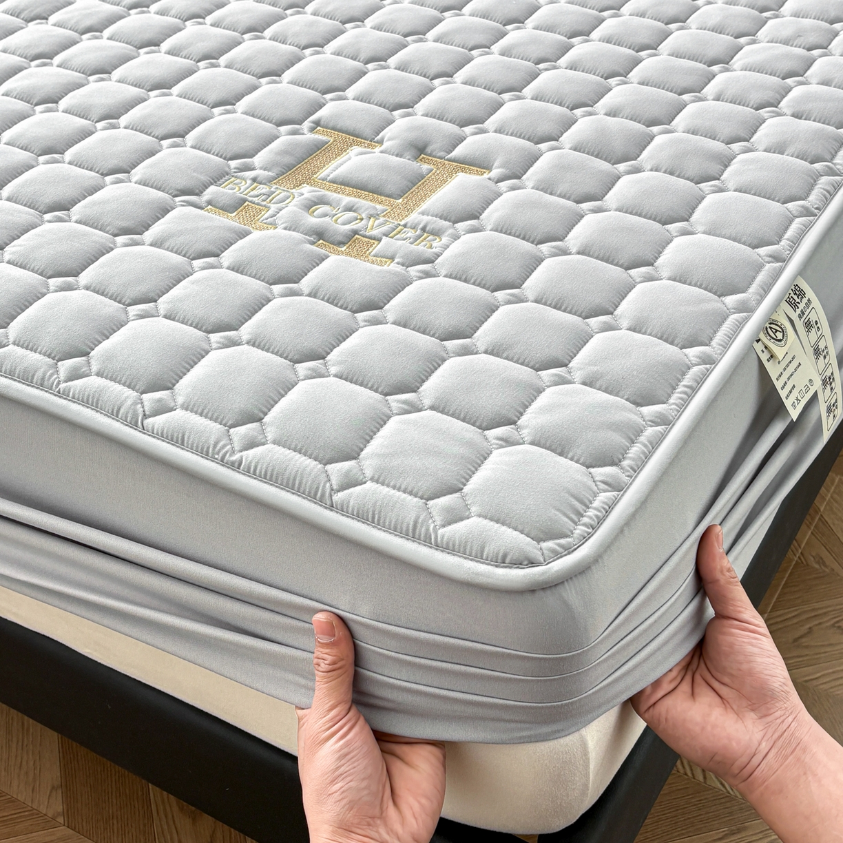 91家纺网 家纺一手货源 找家纺 居眠 2026新款H款刺绣夹棉床笠 浅灰