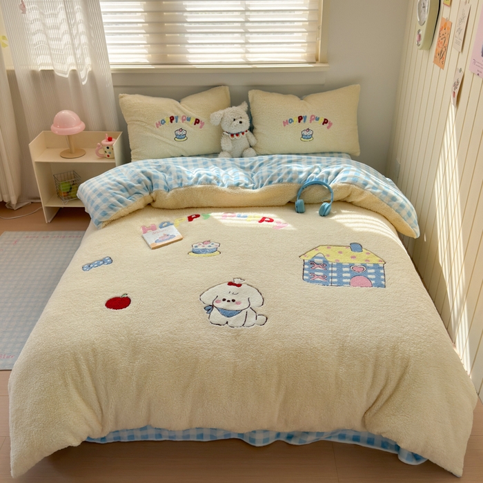 欣宜家纺 2025新款ins风200克羊羔绒毛巾绣牛奶绒四件套加厚保暖床单被套宿舍三件套 小狗的家