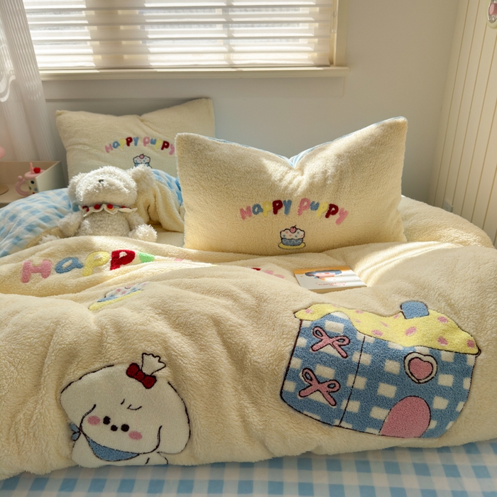 91家纺网 家纺一手货源 找家纺 欣宜家纺 2025新款ins风200克羊羔绒毛巾绣牛奶绒四件套加厚保暖床单被套宿舍三件套 小狗的家