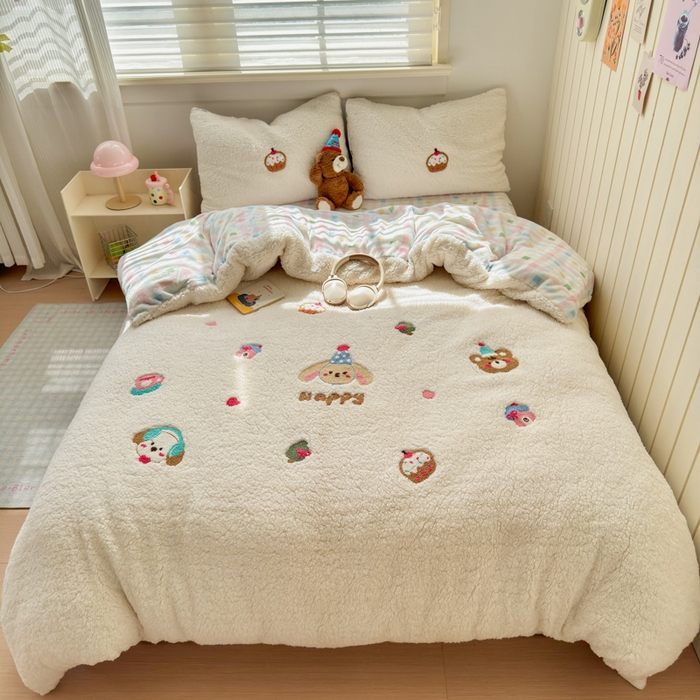 欣宜家纺 2025新款ins风200克羊羔绒毛巾绣牛奶绒四件套加厚保暖床单被套宿舍三件套 小熊乐园