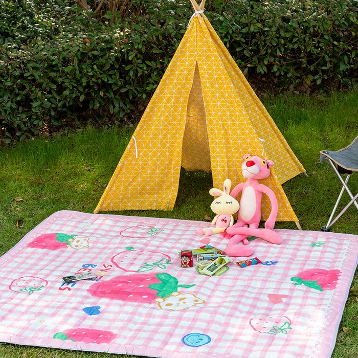 欣宜家纺 2025新款ins风加厚绗缝防泼水野餐垫 粉格草莓