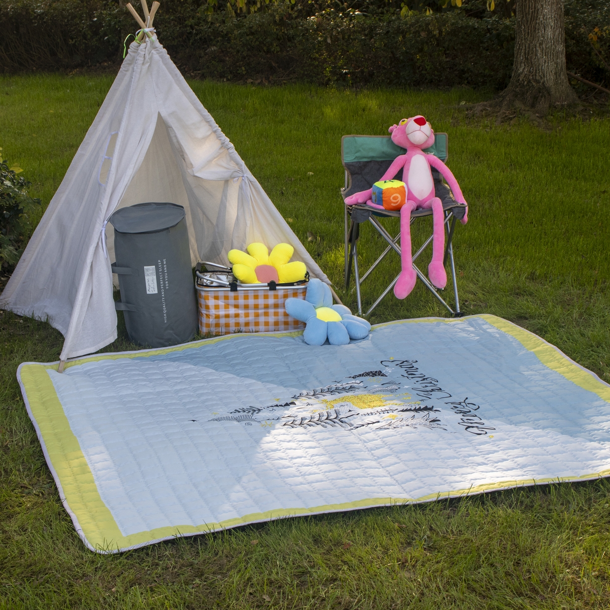 91家纺网 家纺一手货源 找家纺 欣宜家纺 2025新款ins风加厚绗缝防泼水野餐垫 森林鹿