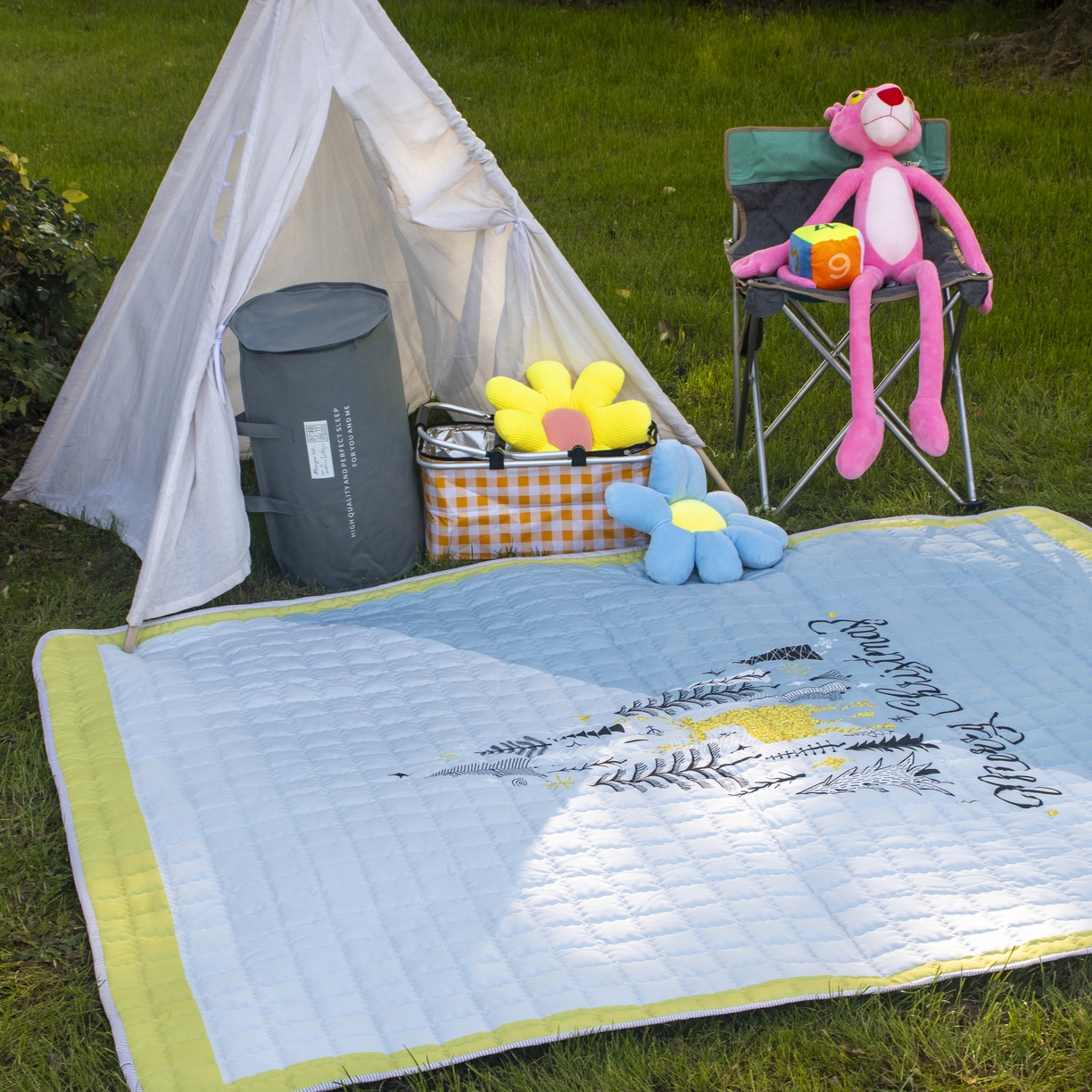 91家纺网 家纺一手货源 找家纺 欣宜家纺 2025新款ins风加厚绗缝防泼水野餐垫 森林鹿