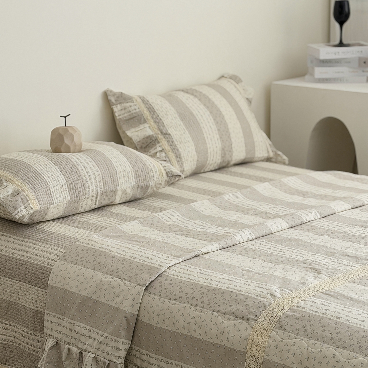 91家纺网 家纺一手货源 找家纺 佰织鑫家居 2026新款韩系花边款全棉砂洗多功能四件套夏被四件套（会员-5） 思意绵绵