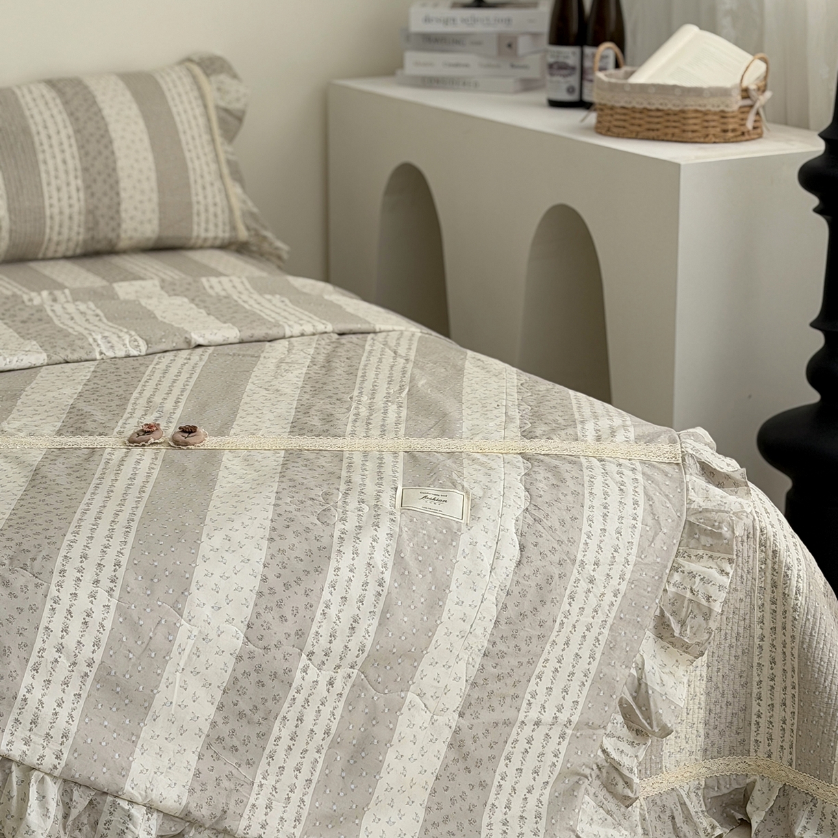 91家纺网 家纺一手货源 找家纺 佰织鑫家居 2026新款韩系花边款全棉砂洗多功能四件套夏被四件套（会员-5） 思意绵绵