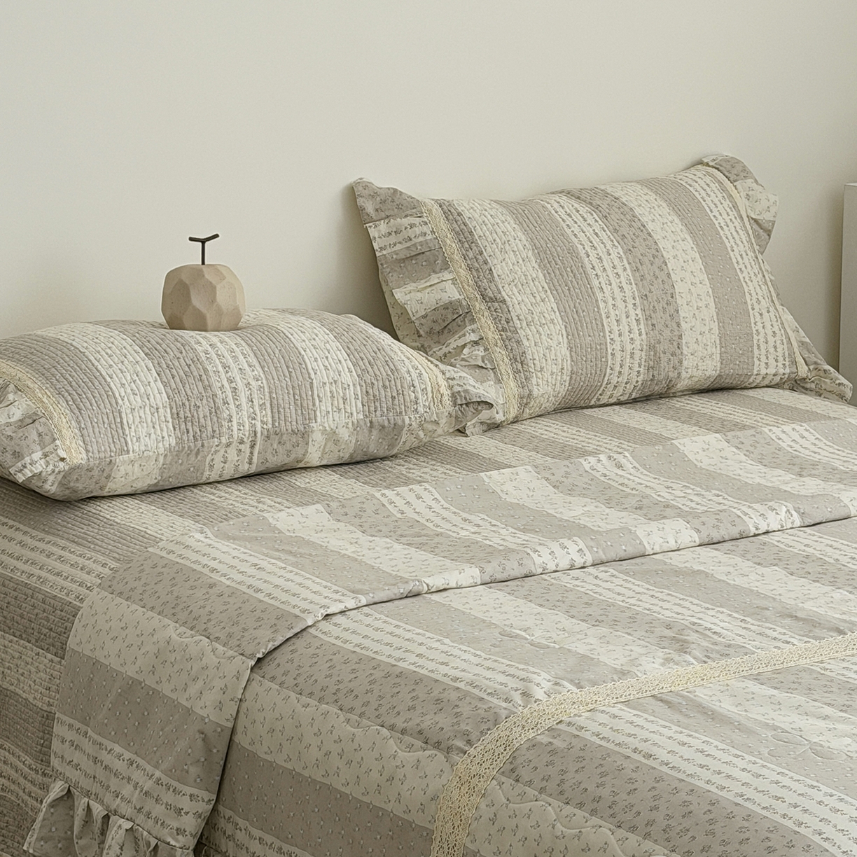 91家纺网 家纺一手货源 找家纺 佰织鑫家居 2026新款韩系花边款全棉砂洗多功能四件套夏被四件套（会员-5） 思意绵绵