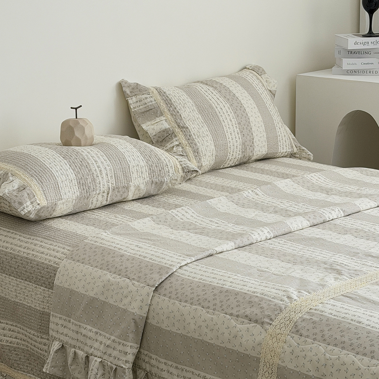 91家纺网 家纺一手货源 找家纺 佰织鑫家居 2026新款韩系花边款全棉砂洗多功能四件套夏被四件套（会员-5） 思意绵绵