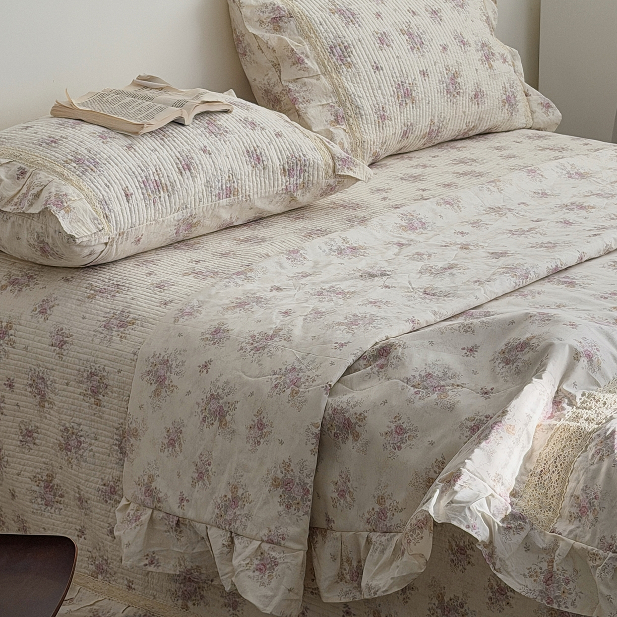 91家纺网 家纺一手货源 找家纺 佰织鑫家居 2026新款韩系花边款全棉砂洗多功能四件套夏被四件套（会员-5） 悠悠花园