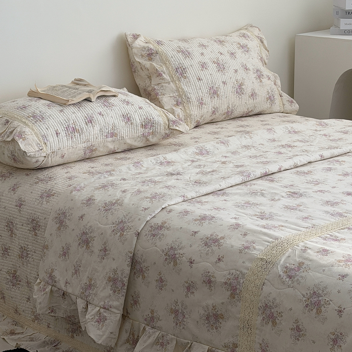 91家纺网 家纺一手货源 找家纺 佰织鑫家居 2026新款韩系花边款全棉砂洗多功能四件套夏被四件套（会员-5） 悠悠花园