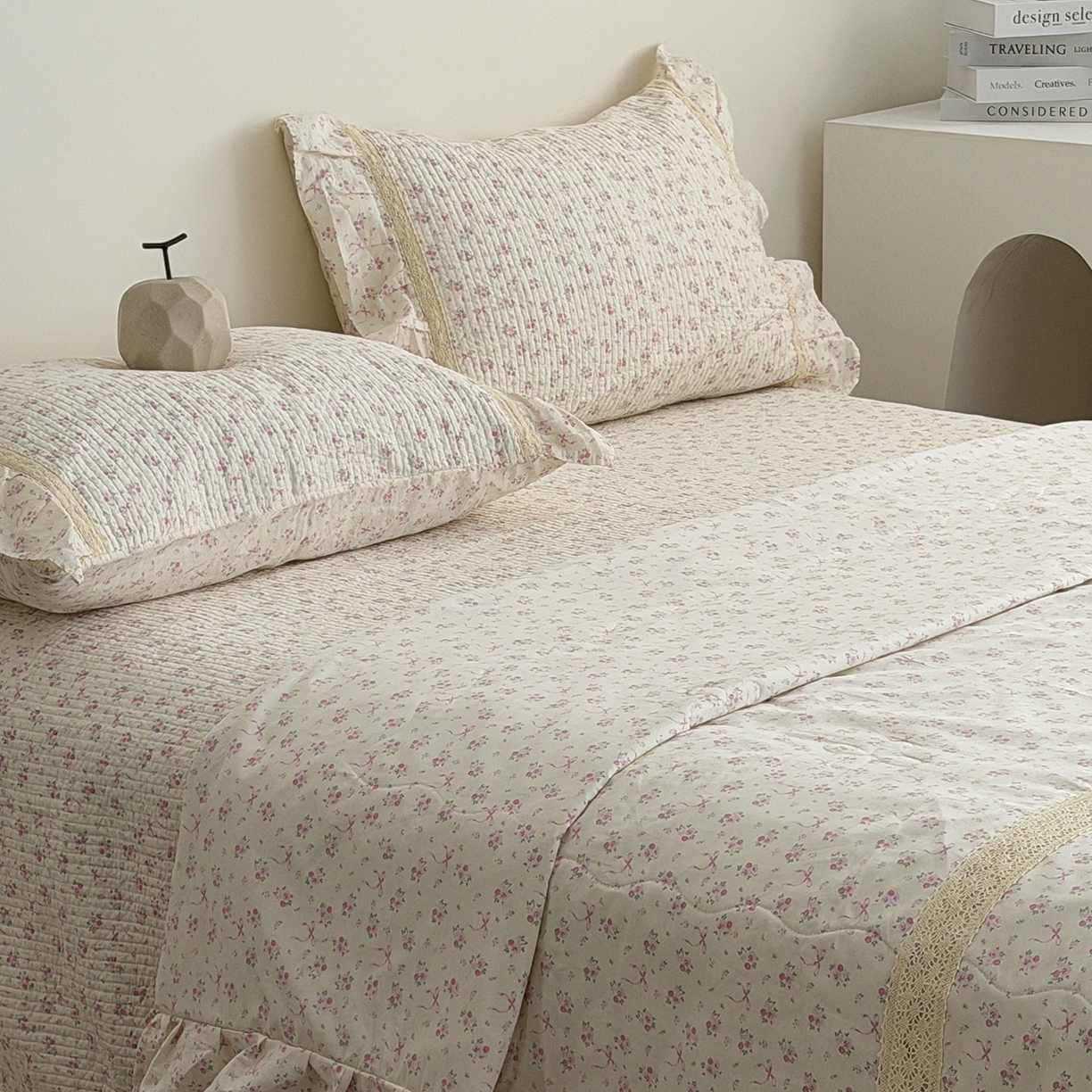 91家纺网 家纺一手货源 找家纺 佰织鑫家居 2026新款韩系花边款全棉砂洗多功能四件套夏被四件套（会员-5） 宛如初见