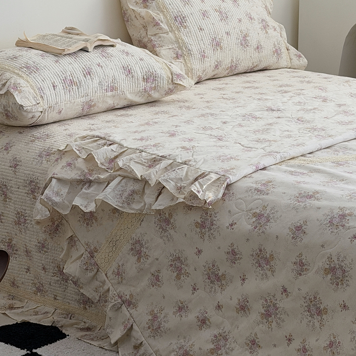 91家纺网 家纺一手货源 找家纺 佰织鑫家居 2026新款韩系花边款全棉砂洗多功能四件套夏被四件套（会员-5） 悠悠花园