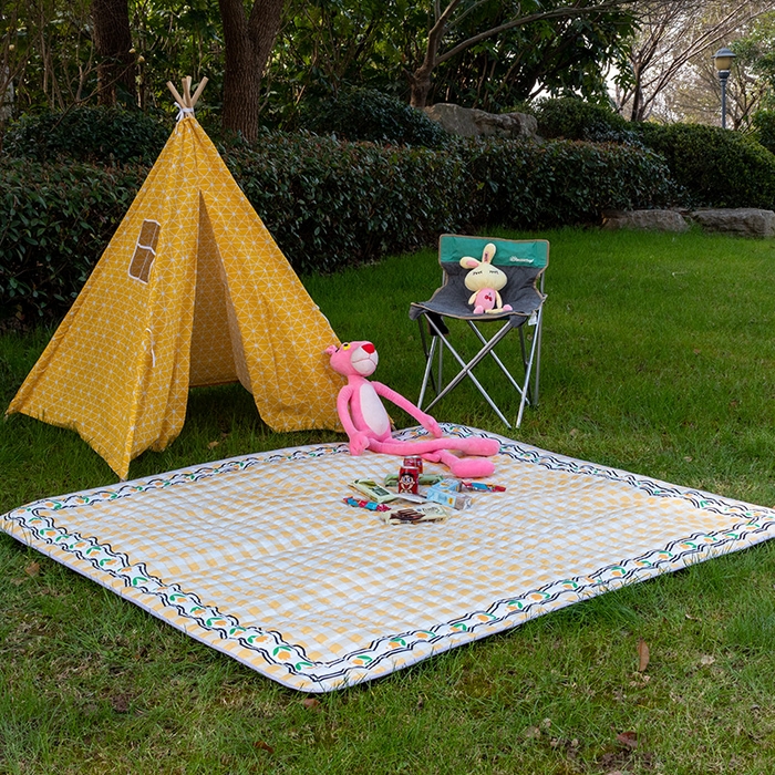 91家纺网 家纺一手货源 找家纺 欣宜家纺 2025新款ins风加厚绗缝防泼水野餐垫 郁金香