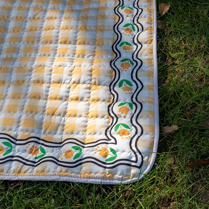 91家纺网 家纺一手货源 找家纺 欣宜家纺 2025新款ins风加厚绗缝防泼水野餐垫 郁金香