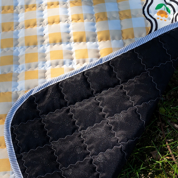 91家纺网 家纺一手货源 找家纺 欣宜家纺 2025新款ins风加厚绗缝防泼水野餐垫 郁金香