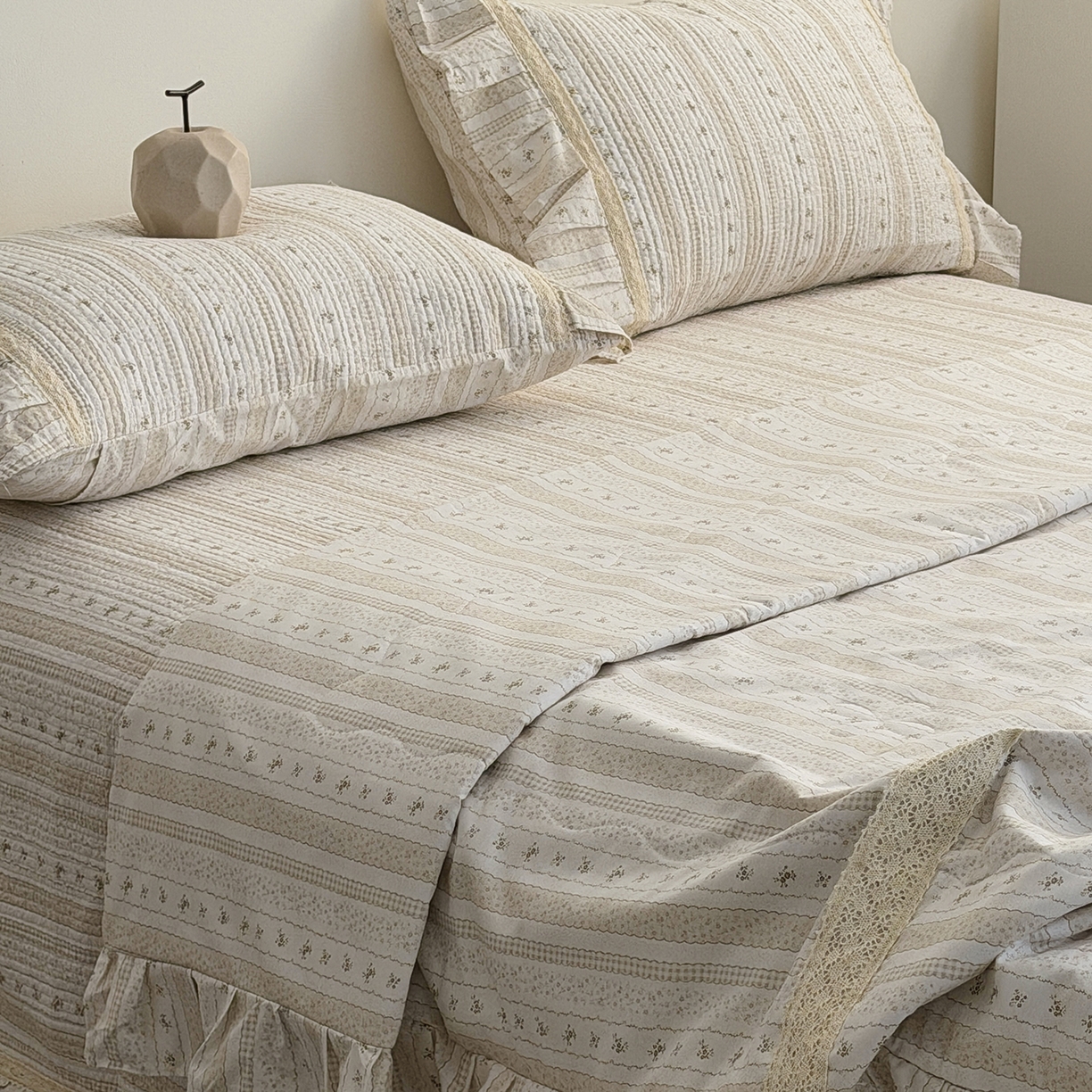 91家纺网 家纺一手货源 找家纺 佰织鑫家居 2026新款韩系花边款全棉砂洗多功能四件套夏被四件套（会员-5） 小柔花夕