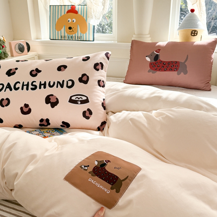 91家纺网 家纺一手货源 找家纺 温眠家纺 2025新款水洗云朵棉（高克重）数码布标四件套 腊肠狗