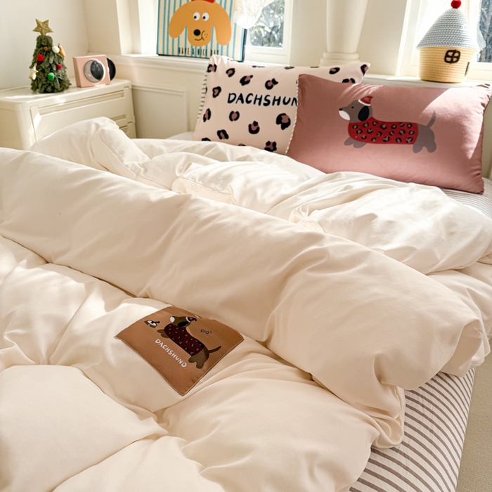 91家纺网 家纺一手货源 找家纺 温眠家纺 2025新款水洗云朵棉（高克重）数码布标四件套 腊肠狗