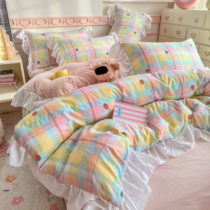 91家纺网 家纺一手货源 找家纺 温眠家纺 2025新款水洗云朵棉韩式INS减龄花边款四件套 格子草莓