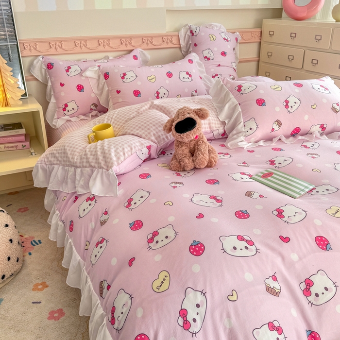 91家纺网 家纺一手货源 找家纺 温眠家纺 2025新款水洗云朵棉韩式INS减龄花边款四件套 草莓猫咪